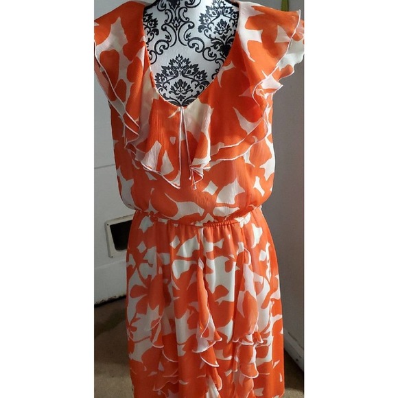 Fun and Airy orange and white knee-length dress - Picture 1 of 4